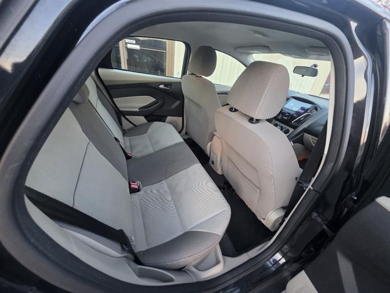 Ford Focus SE Sedan 2014