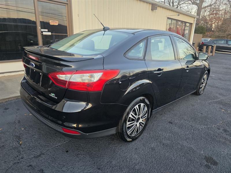 Ford Focus SE Sedan 2014