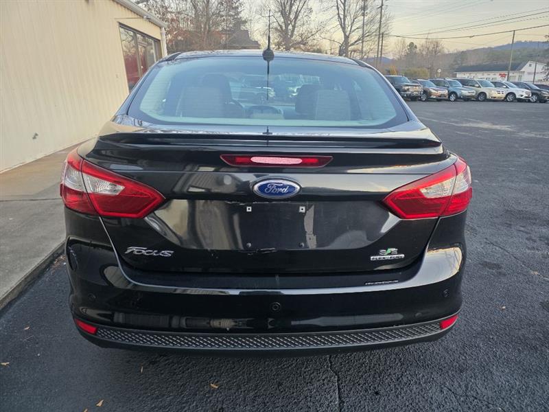 Ford Focus SE Sedan 2014