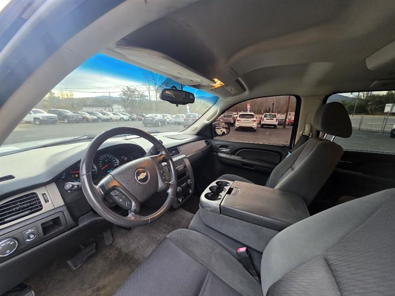 Chevrolet Suburban LS 1500 2WD 2009