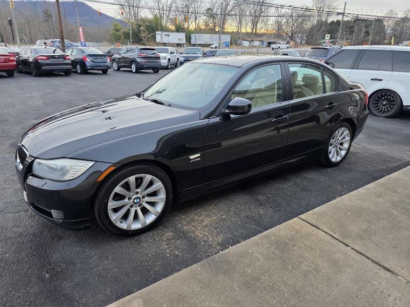 BMW 3-Series 328i xDrive 2011
