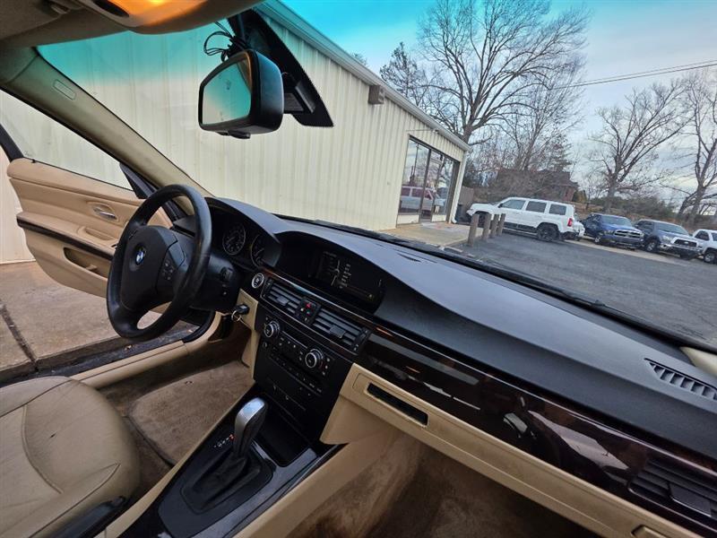 BMW 3-Series 328i xDrive 2011