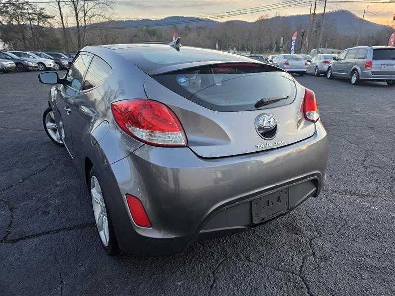 Hyundai Veloster  2012