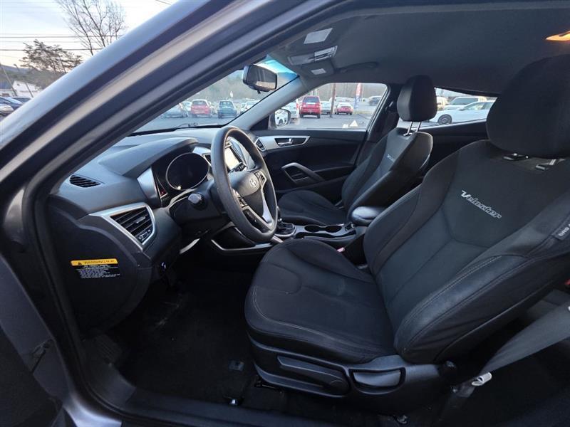 Hyundai Veloster  2012