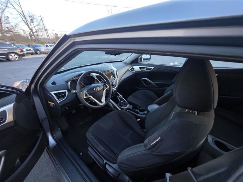 Hyundai Veloster  2012