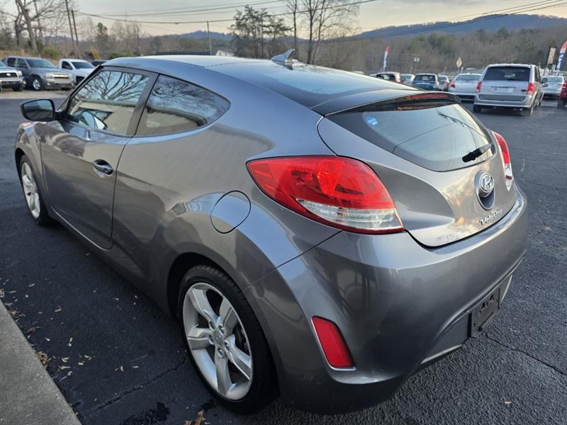 Hyundai Veloster  2012