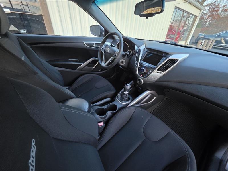 Hyundai Veloster  2012