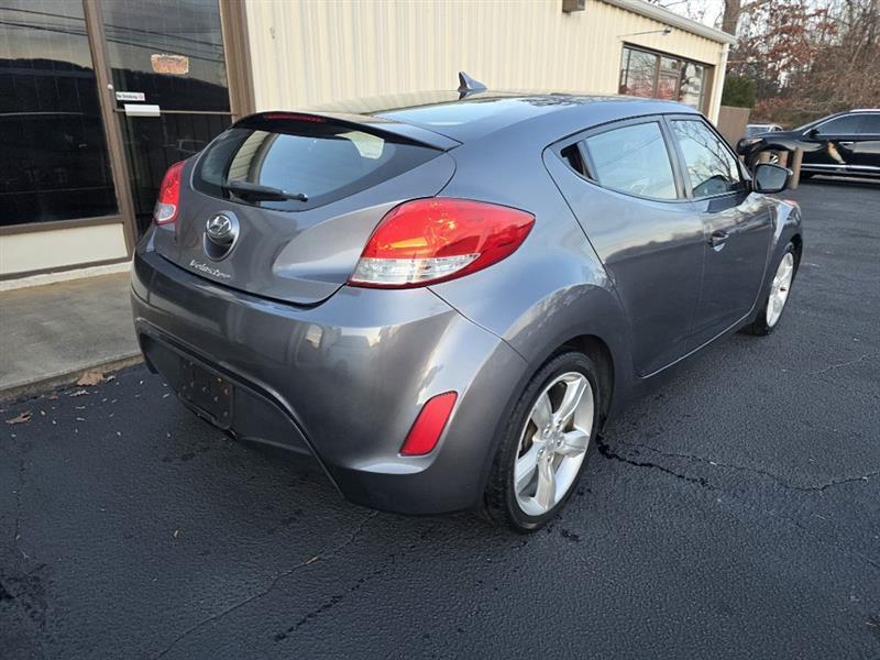 Hyundai Veloster  2012