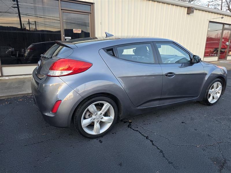 Hyundai Veloster  2012