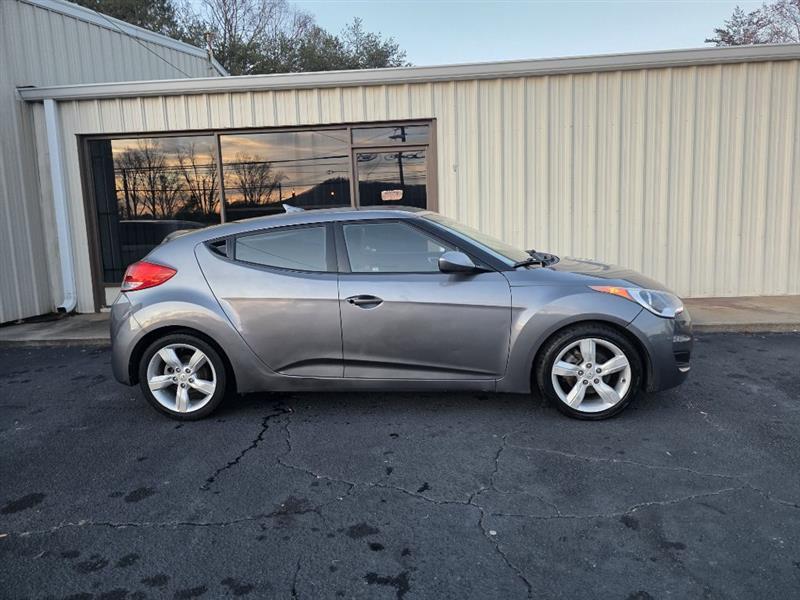 Hyundai Veloster  2012