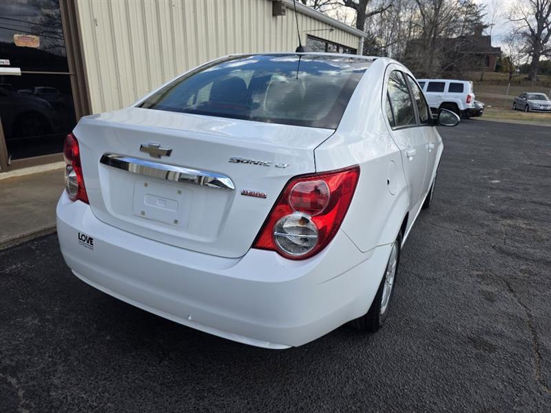 Chevrolet Sonic LT Auto Sedan 2016