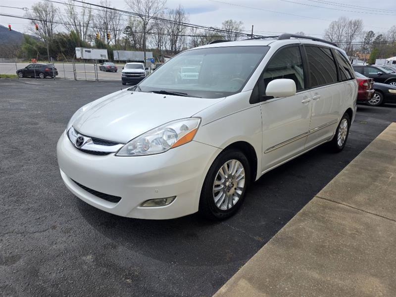 Toyota Sienna XLE FWD 2008