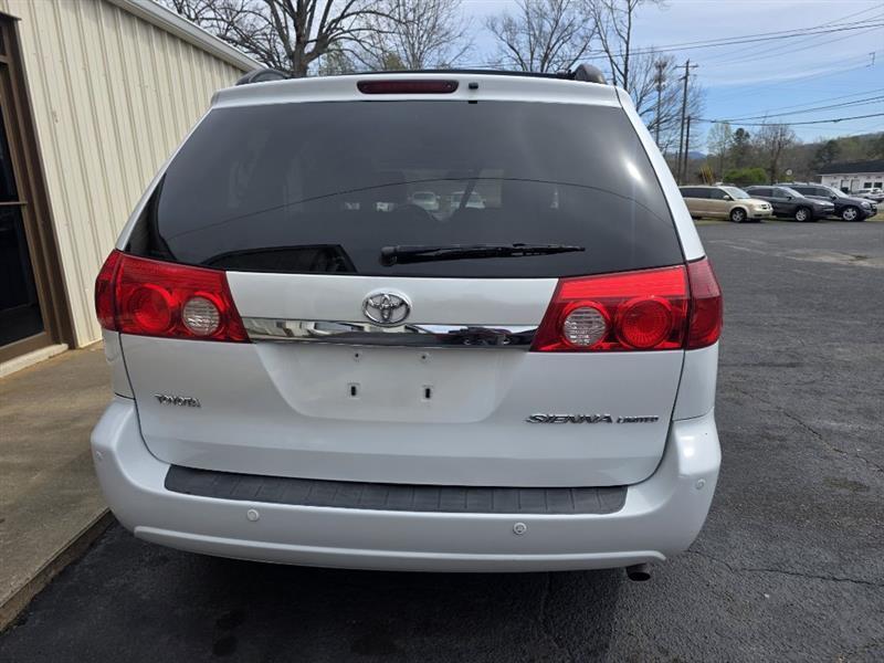 Toyota Sienna XLE FWD 2008
