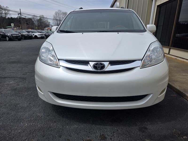 Toyota Sienna XLE FWD 2008