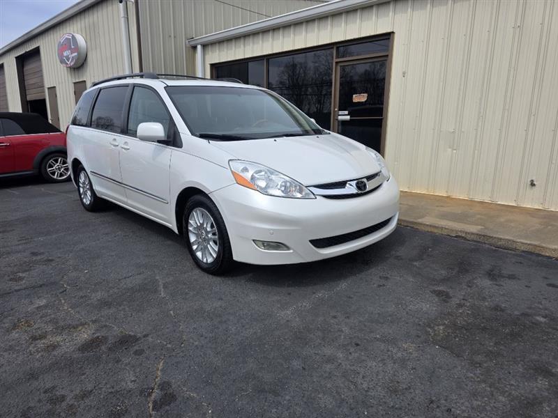 Toyota Sienna XLE FWD 2008