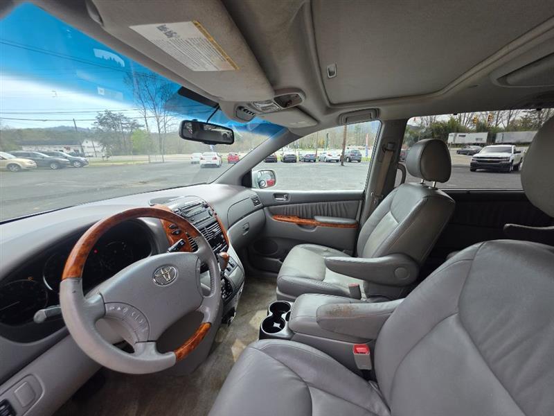 Toyota Sienna XLE FWD 2008