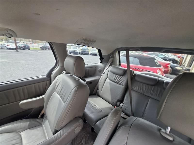 Toyota Sienna XLE FWD 2008