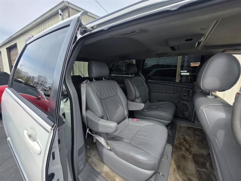 Toyota Sienna XLE FWD 2008