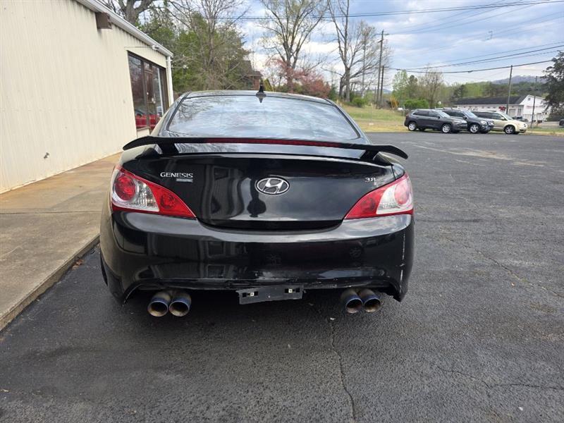 Hyundai Genesis Coupe 3.8 Auto 2010