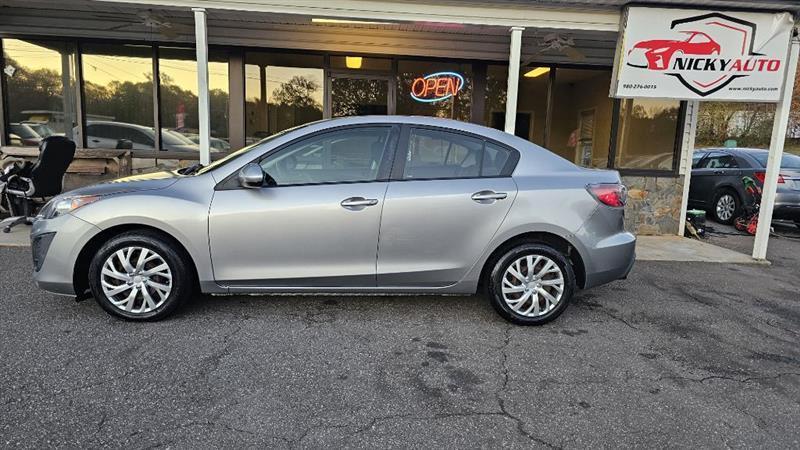 Mazda MAZDA3 i Sport 4-Door 2011