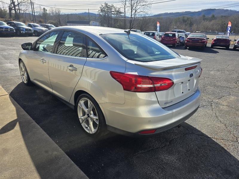 Ford Focus Titanium Sedan 2016