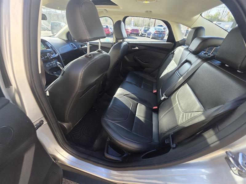 Ford Focus Titanium Sedan 2016