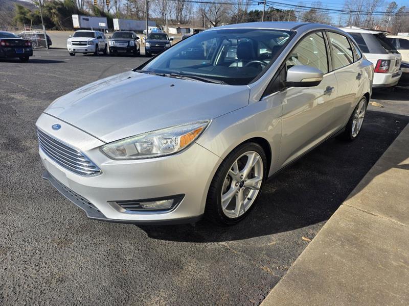 Ford Focus Titanium Sedan 2016