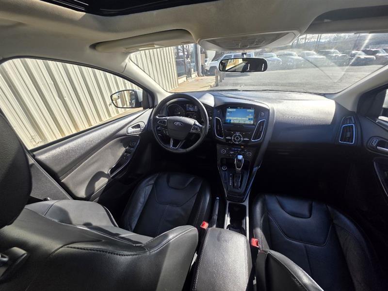 Ford Focus Titanium Sedan 2016