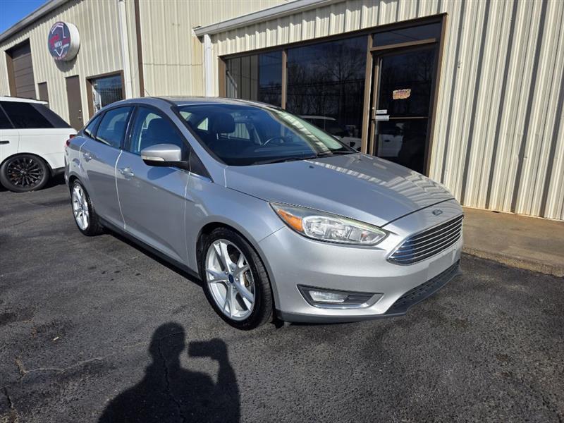 Ford Focus Titanium Sedan 2016