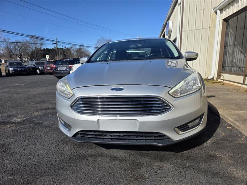 Ford Focus Titanium Sedan 2016
