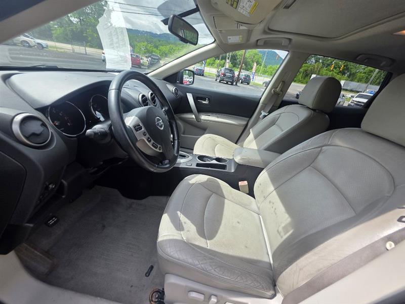 Nissan Rogue S AWD 2010