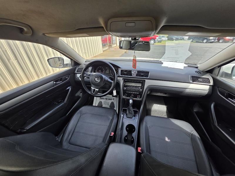 Volkswagen Passat 1.8T S AT 2014