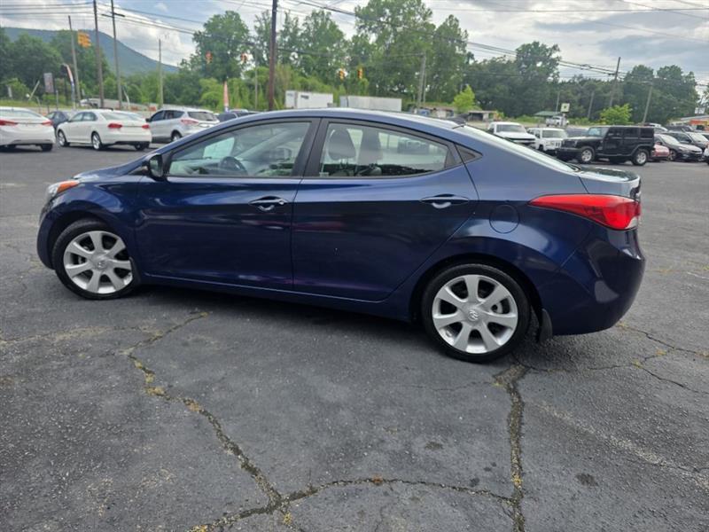 Hyundai Elantra GLS M/T 2013