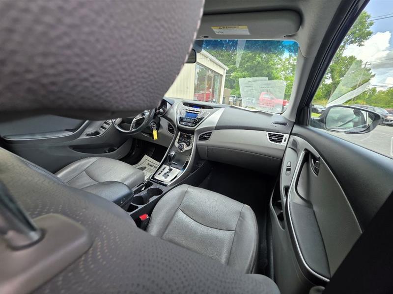 Hyundai Elantra GLS M/T 2013