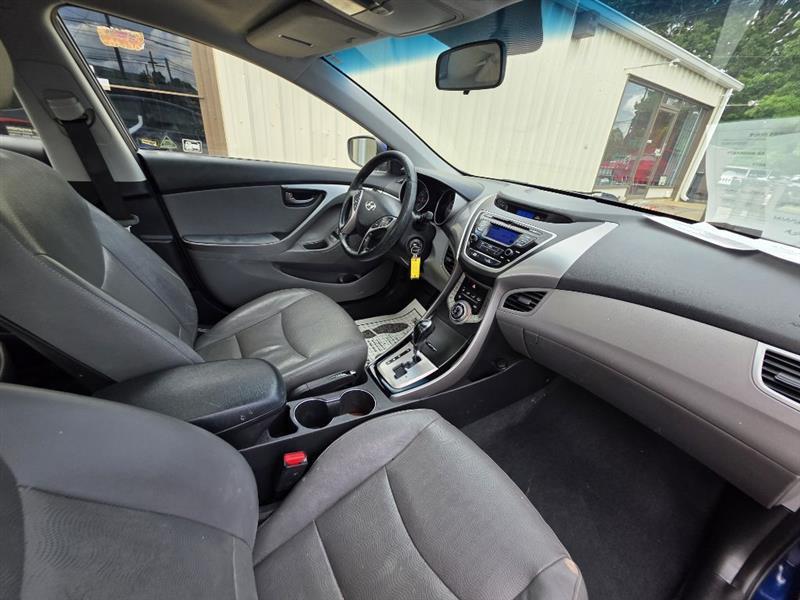 Hyundai Elantra GLS M/T 2013