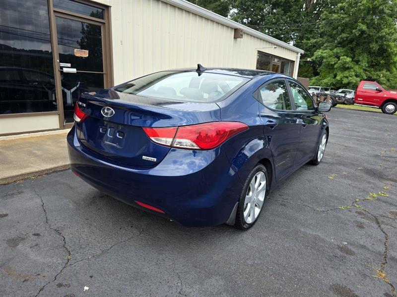 Hyundai Elantra GLS M/T 2013