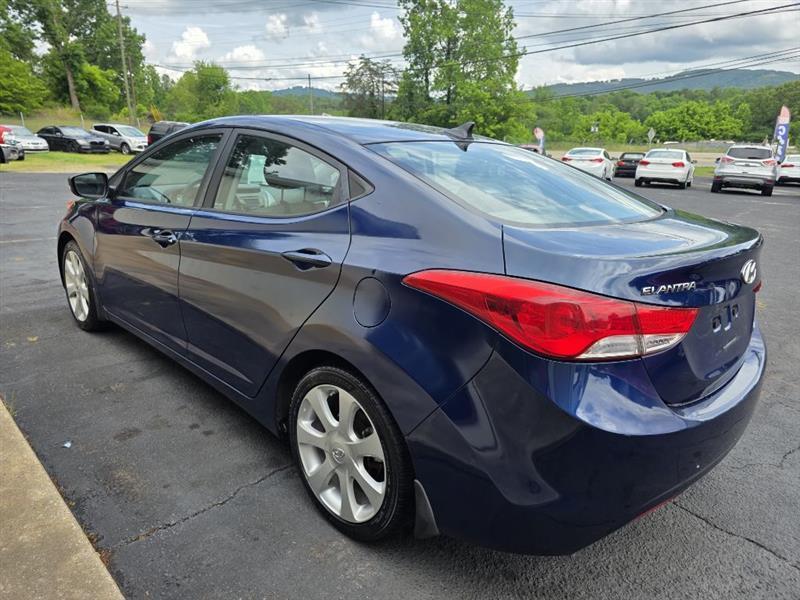 Hyundai Elantra GLS M/T 2013