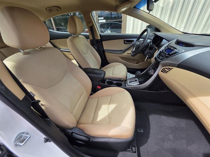 Hyundai Elantra GLS M/T 2013