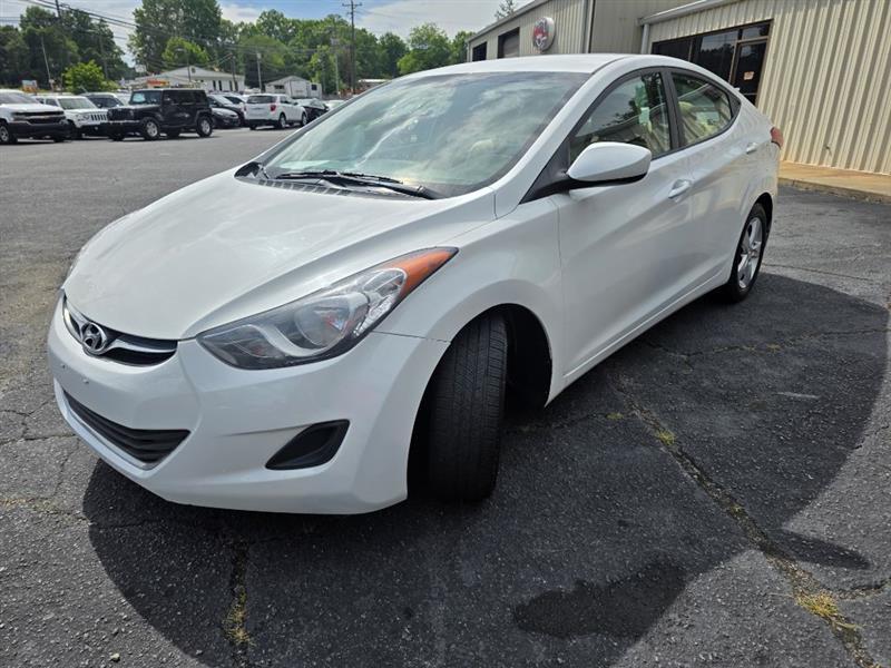Hyundai Elantra GLS M/T 2013