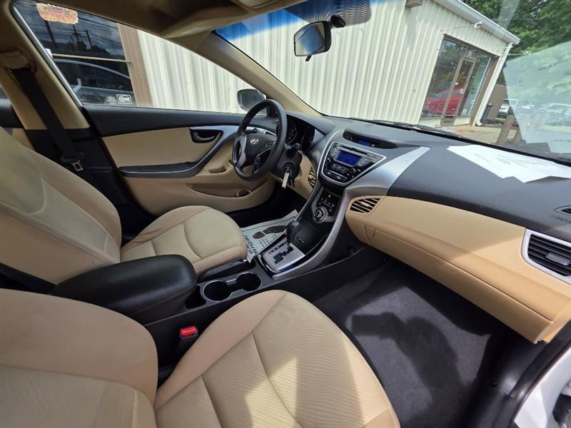 Hyundai Elantra GLS M/T 2013