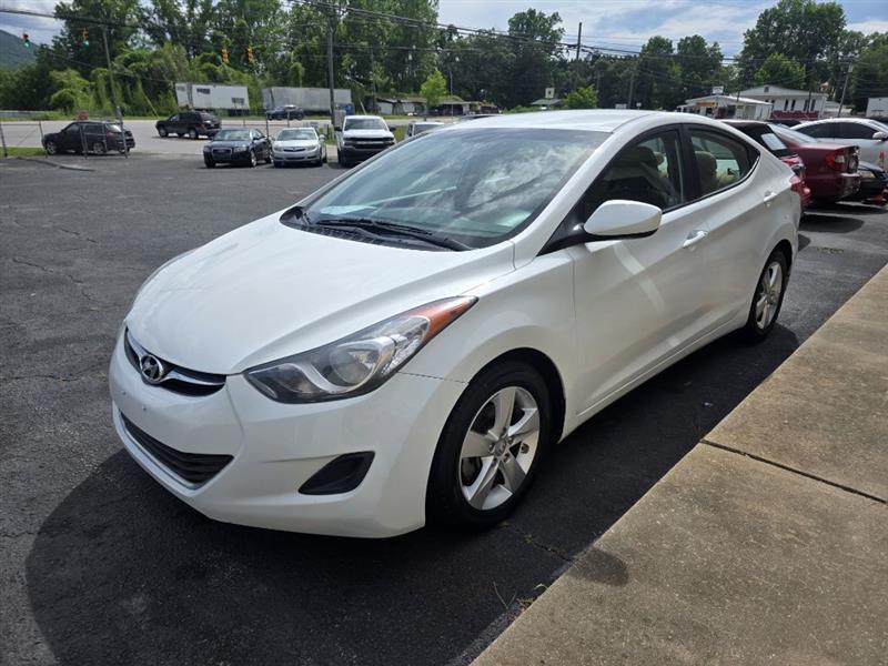 Hyundai Elantra GLS M/T 2013