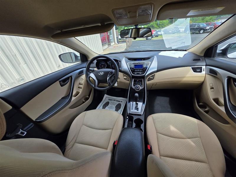 Hyundai Elantra GLS M/T 2013