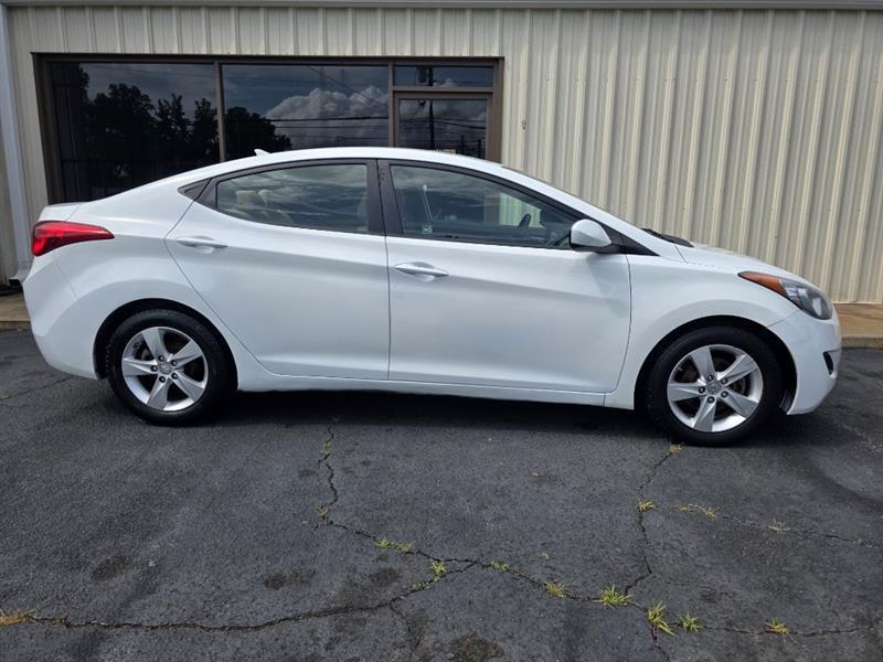 Hyundai Elantra GLS M/T 2013