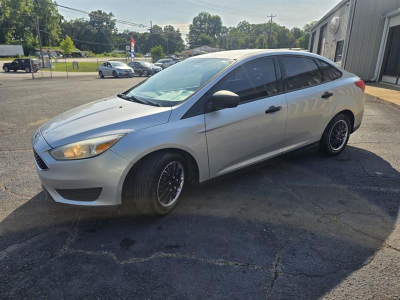 Ford Focus S Sedan 2016