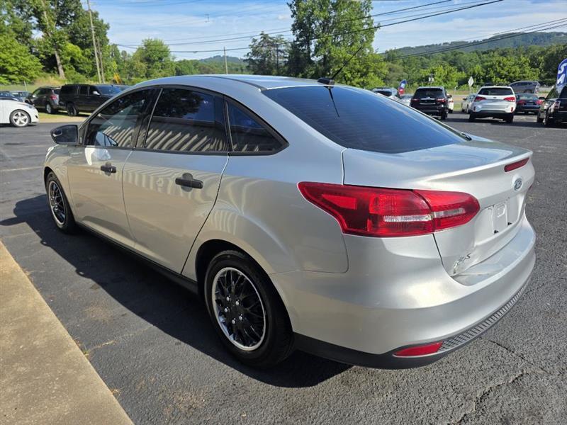 Ford Focus S Sedan 2016