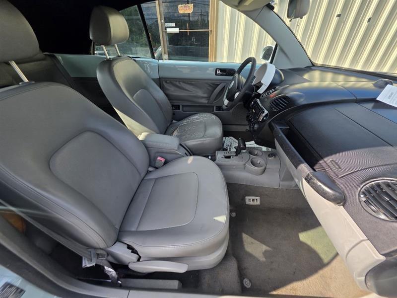 Volkswagen New Beetle GLS 2.0L Convertible 2005