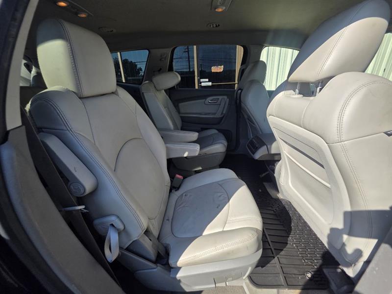 Chevrolet Traverse 2LT FWD 2012