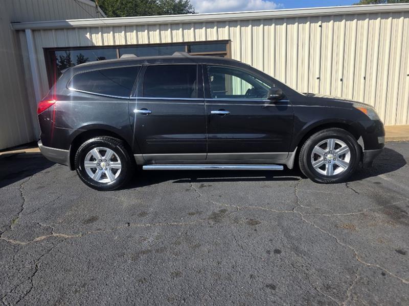 Chevrolet Traverse 2LT FWD 2012
