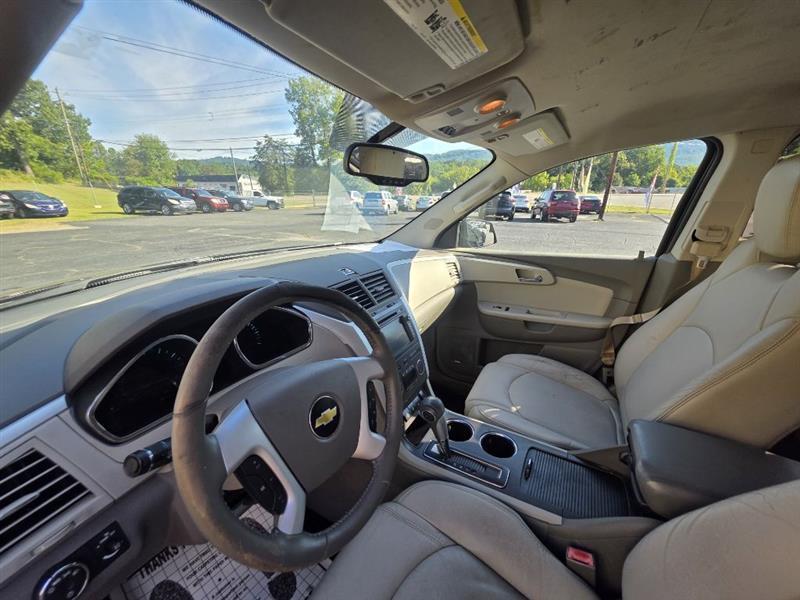 Chevrolet Traverse 2LT FWD 2012
