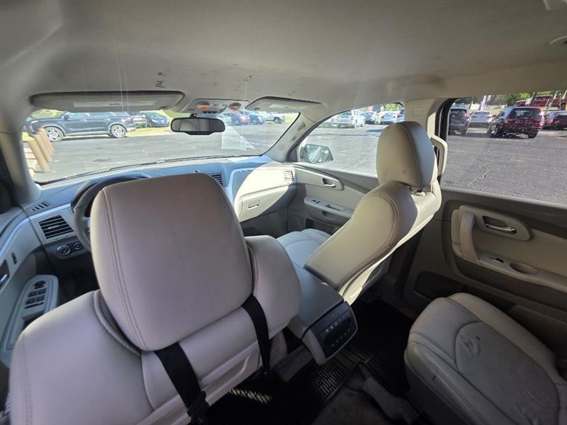 Chevrolet Traverse 2LT FWD 2012